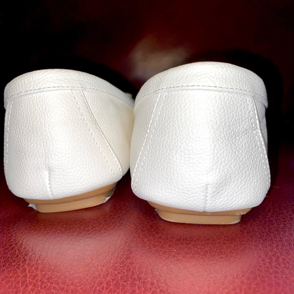 Calvin Klein Loafers Flat White with Bow Knot Charm Driving Moccasins - Picture 5 of 16
